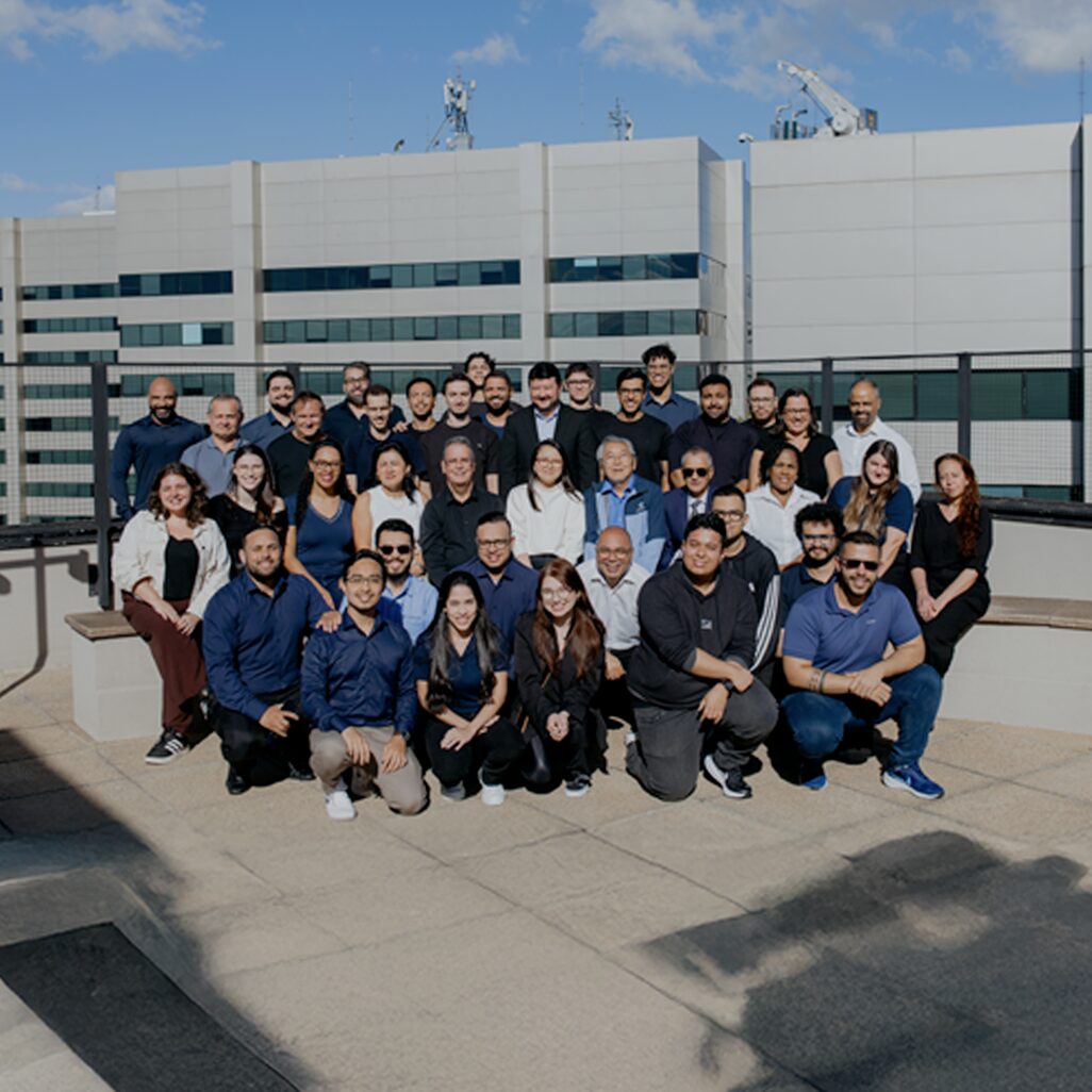 calculadora,-caneta-em-cima-de-papel