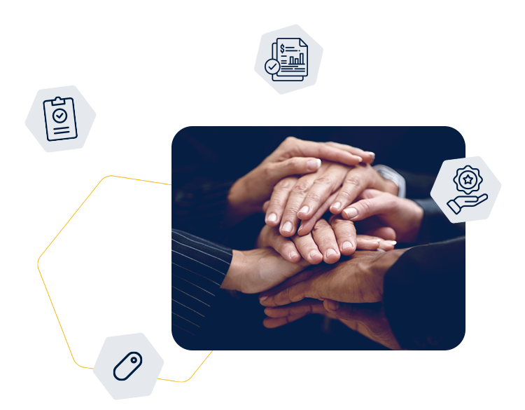 Mãos de equipe unidas representando colaboração e metodologia aplicada no tema como fazemos isso